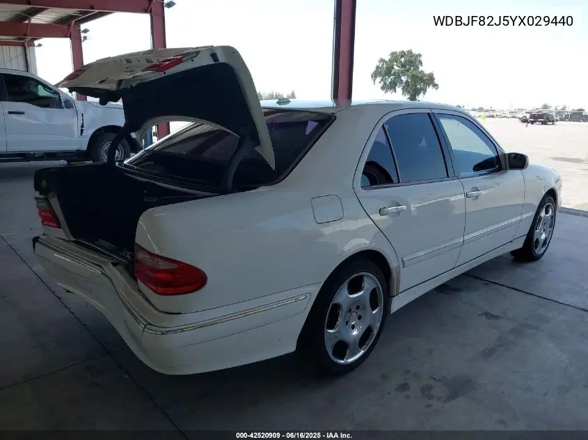 2000 Mercedes-Benz E 320 4M VIN: WDBJF82J5YX029440 Lot: 42520909