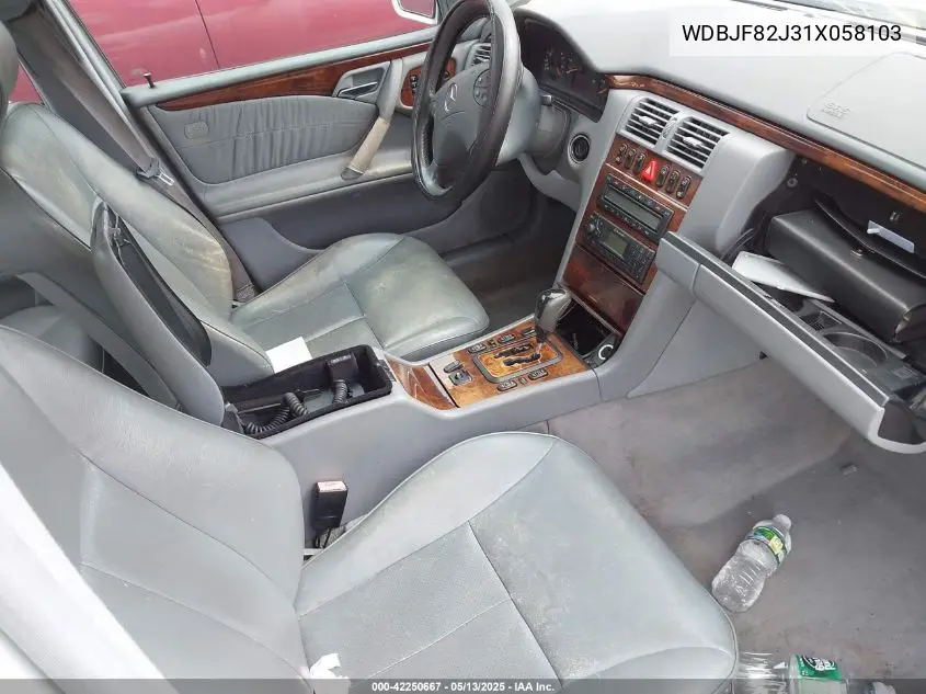 2001 Mercedes-Benz E 320 4M VIN: WDBJF82J31X058103 Lot: 42250667