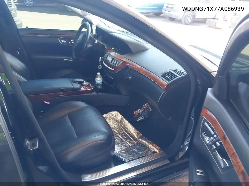 2007 Mercedes-Benz S 550 VIN: WDDNG71X77A086939 Lot: 42262624