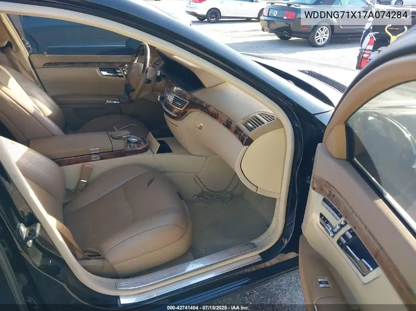 2007 Mercedes-Benz S 550 VIN: WDDNG71X17A074284 Lot: 42741404
