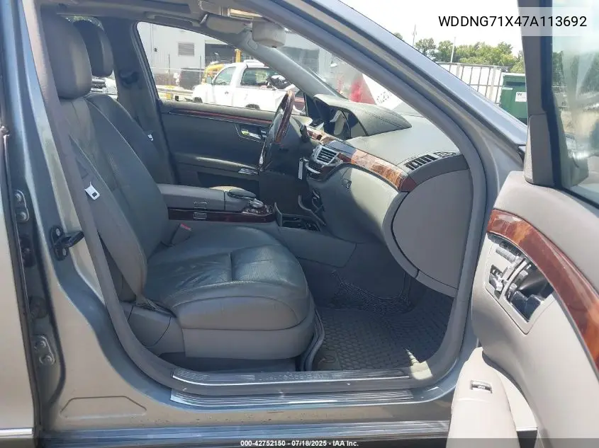 2007 Mercedes-Benz S 550 VIN: WDDNG71X47A113692 Lot: 42752150