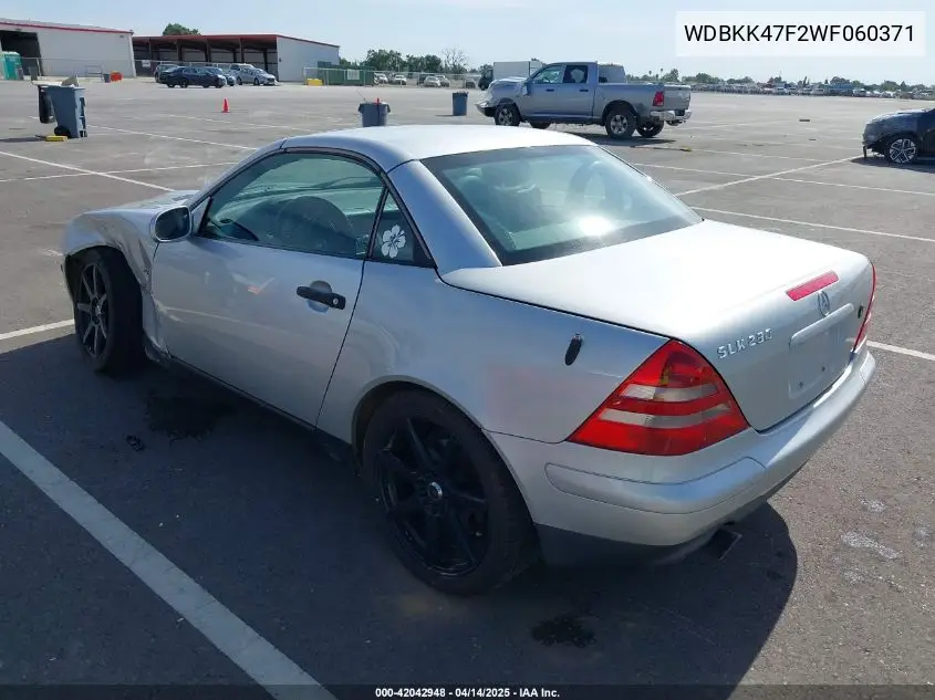 1998 Mercedes-Benz Slk 230 VIN: WDBKK47F2WF060371 Lot: 42042948