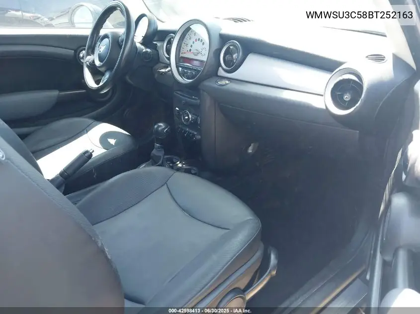 2011 Mini Cooper VIN: WMWSU3C58BT252163 Lot: 42598413