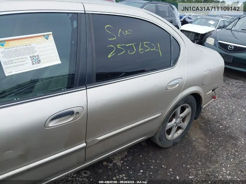 2001 Nissan Maxima Gle VIN: JN1CA31A71T109142 Lot: 42608168