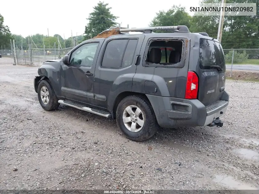 2013 Nissan Xterra S VIN: 5N1AN0NU1DN820982 Lot: 42244892