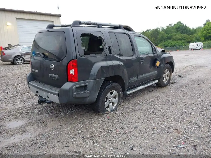 2013 Nissan Xterra S VIN: 5N1AN0NU1DN820982 Lot: 42244892