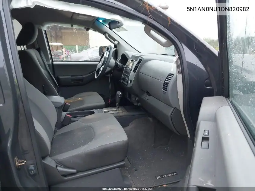 2013 Nissan Xterra S VIN: 5N1AN0NU1DN820982 Lot: 42244892
