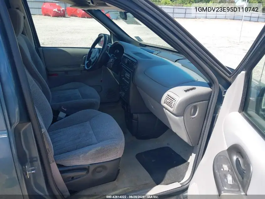 2005 Pontiac Montana M16 W/1Sa Pkg. VIN: 1GMDV23E95D110742 Lot: 42614322