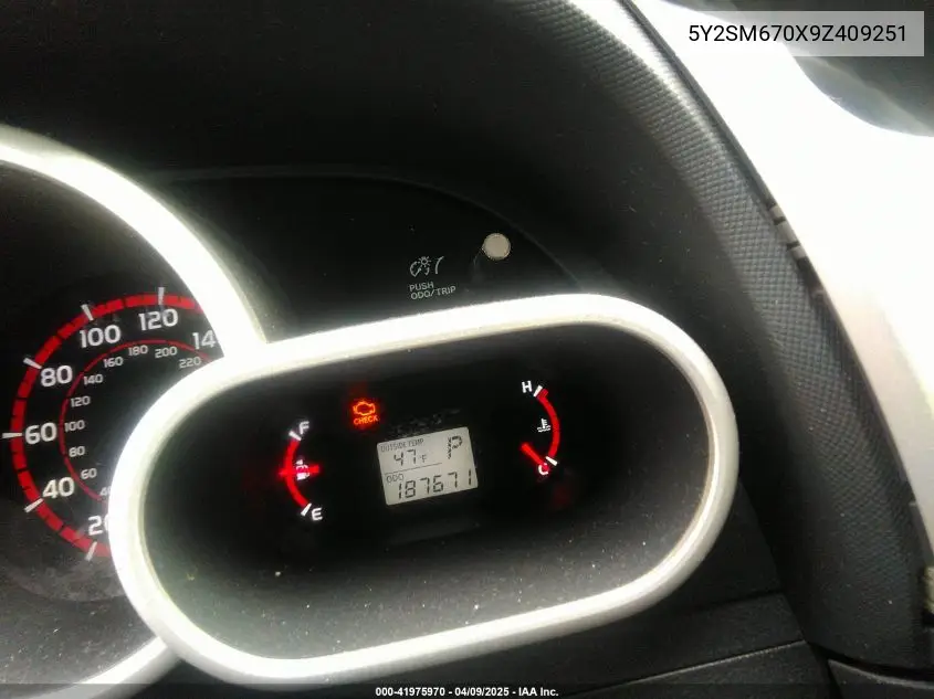 2009 Pontiac Vibe VIN: 5Y2SM670X9Z409251 Lot: 41975970