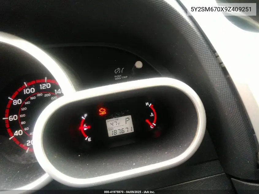 2009 Pontiac Vibe VIN: 5Y2SM670X9Z409251 Lot: 41975970
