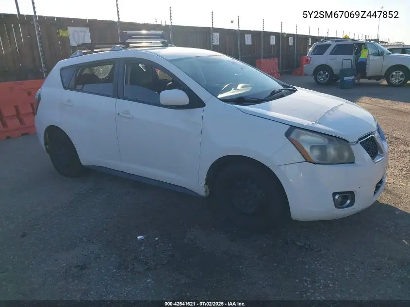 2009 Pontiac Vibe VIN: 5Y2SM67069Z447852 Lot: 42641621
