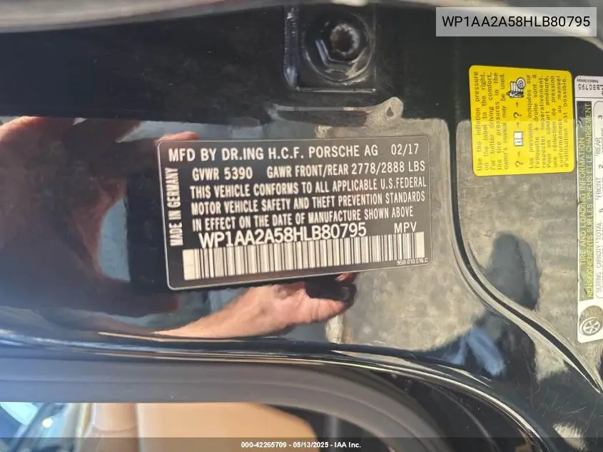 2017 Porsche Macan VIN: WP1AA2A58HLB80795 Lot: 42265709