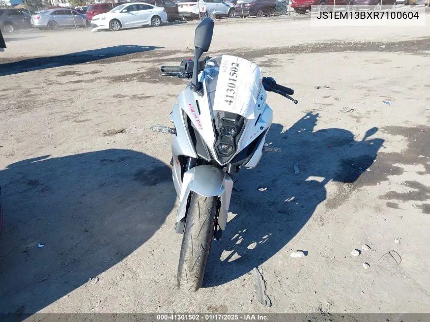 2024 Suzuki Gsx800 F VIN: JS1EM13BXR7100604 Lot: 41301502