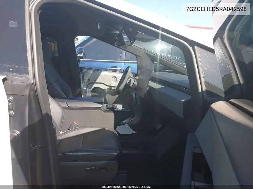 2024 Tesla Cybertruck All-Wheel Drive VIN: 7G2CEHED5RA042598 Lot: 42516365
