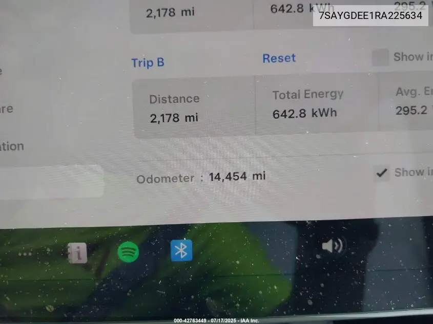 2024 Tesla Model Y Long Range Dual Motor All-Wheel Drive VIN: 7SAYGDEE1RA225634 Lot: 42763449