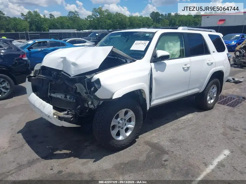 2014 Toyota 4Runner Sr5 VIN: JTEZU5JR9E5064744 Lot: 42257329