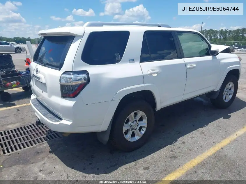 2014 Toyota 4Runner Sr5 VIN: JTEZU5JR9E5064744 Lot: 42257329