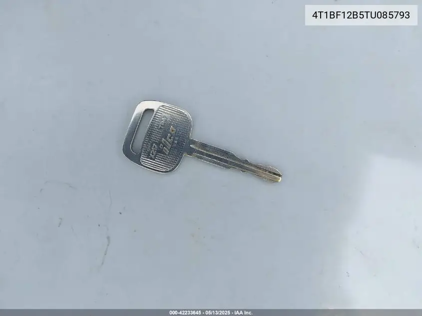 1996 Toyota Avalon Xl/Xls VIN: 4T1BF12B5TU085793 Lot: 42233645