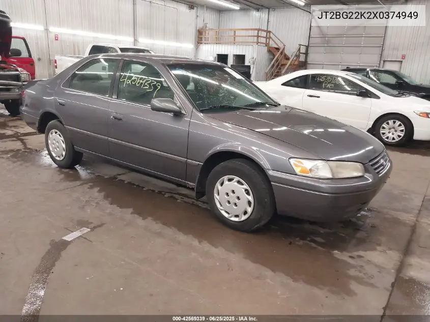 1999 Toyota Camry Le VIN: JT2BG22K2X0374949 Lot: 42569339
