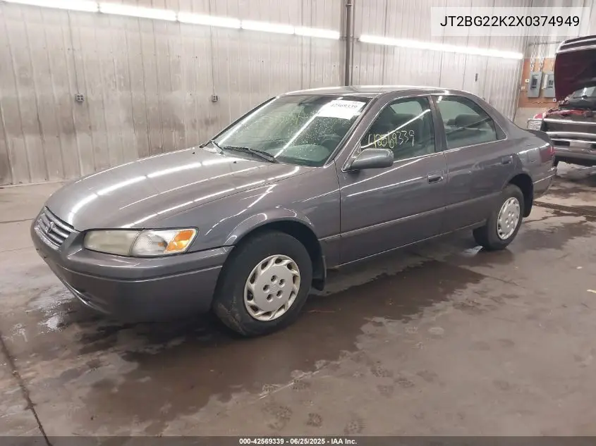 1999 Toyota Camry Le VIN: JT2BG22K2X0374949 Lot: 42569339