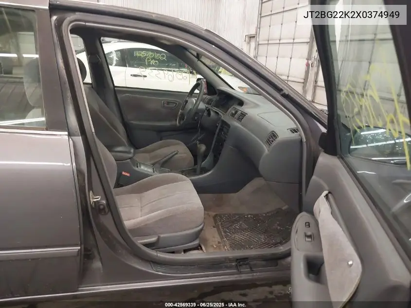 1999 Toyota Camry Le VIN: JT2BG22K2X0374949 Lot: 42569339