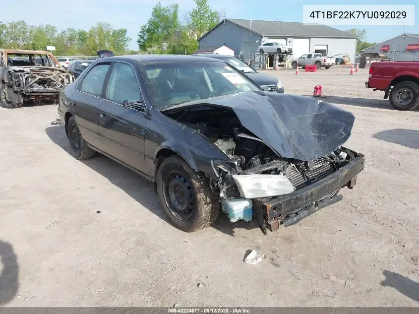 2000 Toyota Camry Le V6 VIN: 4T1BF22K7YU092029 Lot: 42224677