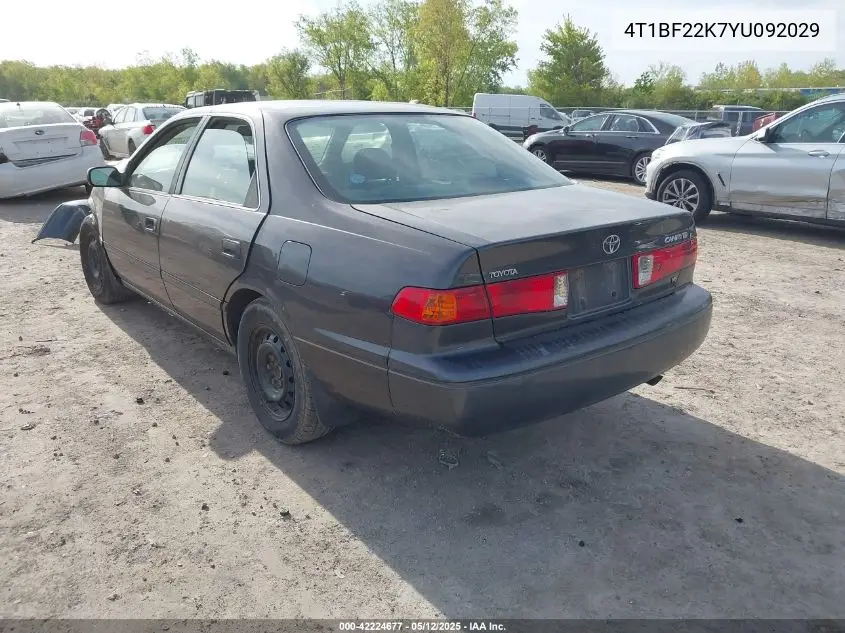 2000 Toyota Camry Le V6 VIN: 4T1BF22K7YU092029 Lot: 42224677