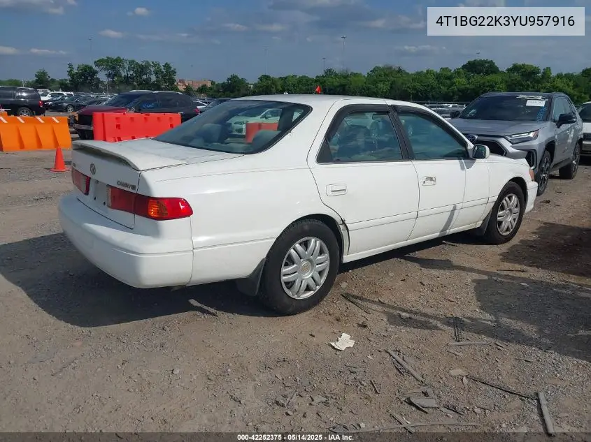 2000 Toyota Camry Le VIN: 4T1BG22K3YU957916 Lot: 42252375