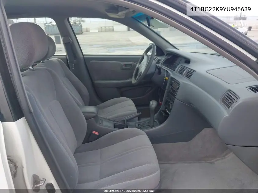 2000 Toyota Camry Ce VIN: 4T1BG22K9YU945639 Lot: 42572337