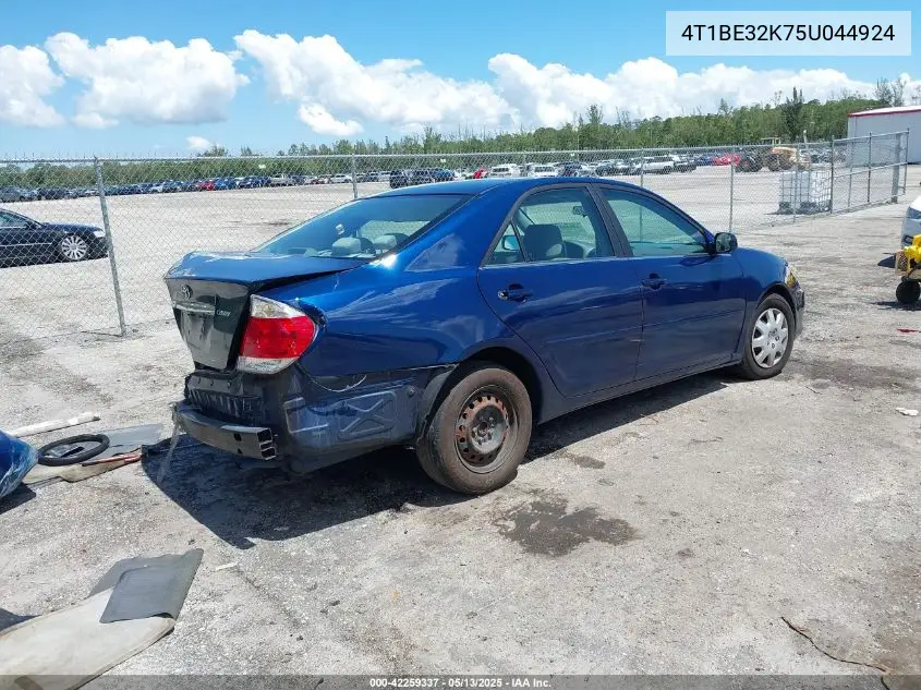 2005 Toyota Camry Le VIN: 4T1BE32K75U044924 Lot: 42259337