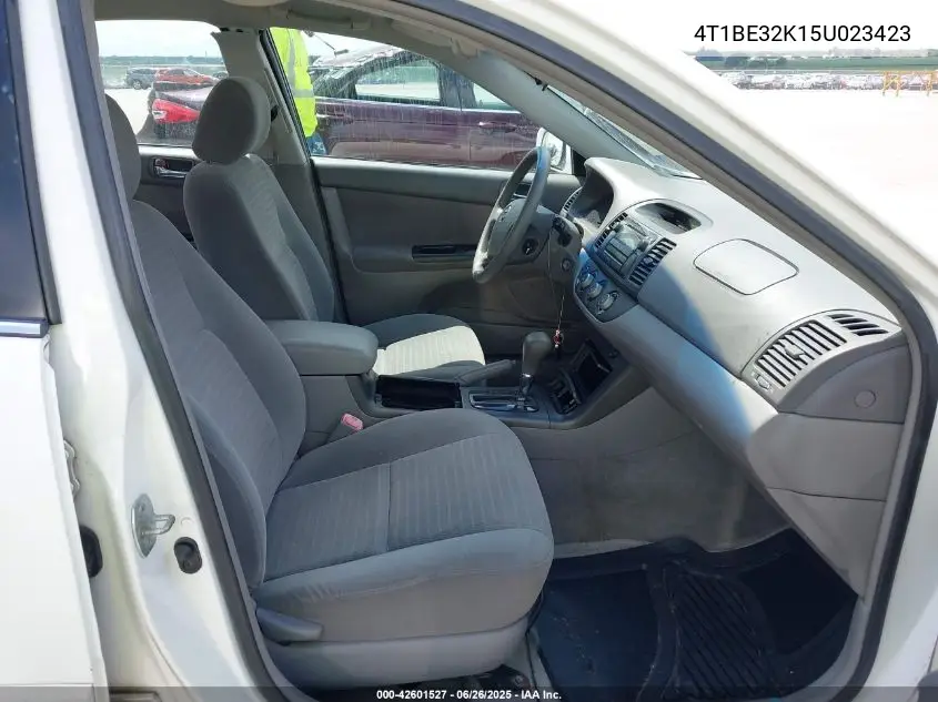 2005 Toyota Camry Le VIN: 4T1BE32K15U023423 Lot: 42601527
