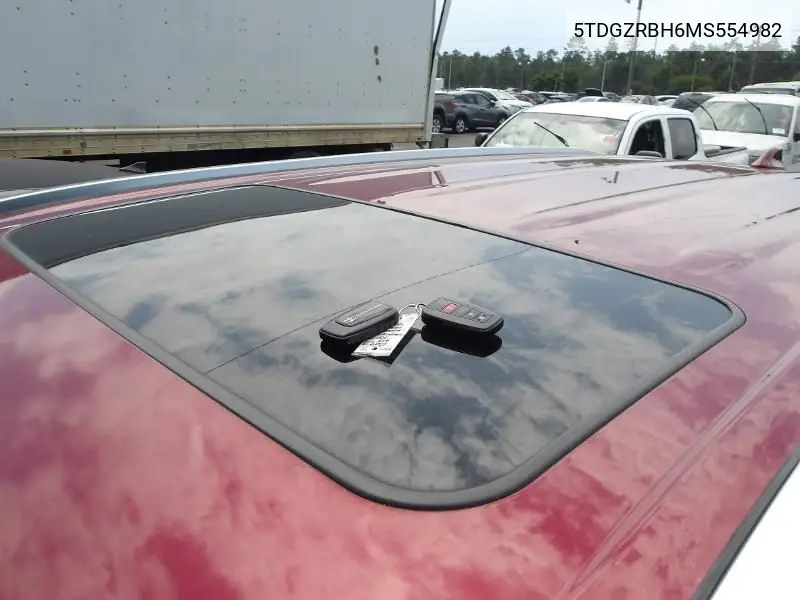2021 Toyota Highlander Xle VIN: 5TDGZRBH6MS554982 Lot: 42271854