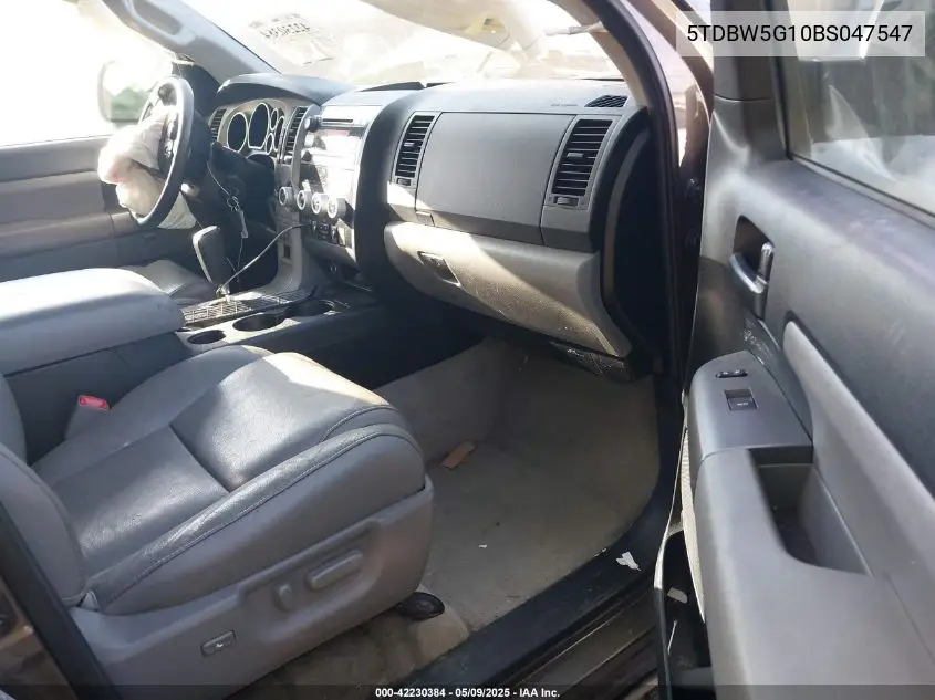 2011 Toyota Sequoia Sr5 5.7L V8 VIN: 5TDBW5G10BS047547 Lot: 42230384