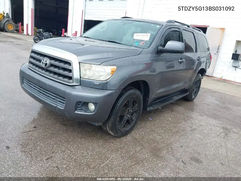 2011 Toyota Sequoia Sr5 5.7L V8 VIN: 5TDZY5G13BS031092 Lot: 42251070