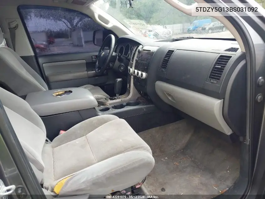 2011 Toyota Sequoia Sr5 5.7L V8 VIN: 5TDZY5G13BS031092 Lot: 42251070