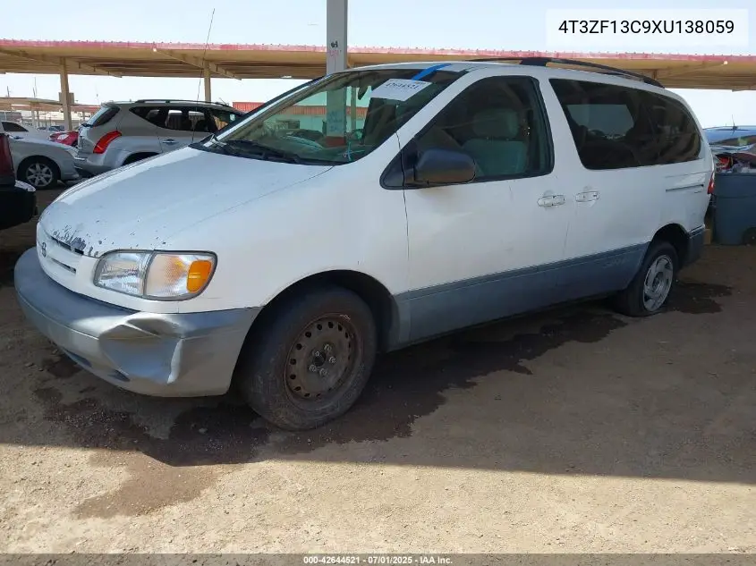 1999 Toyota Sienna Le VIN: 4T3ZF13C9XU138059 Lot: 42644521
