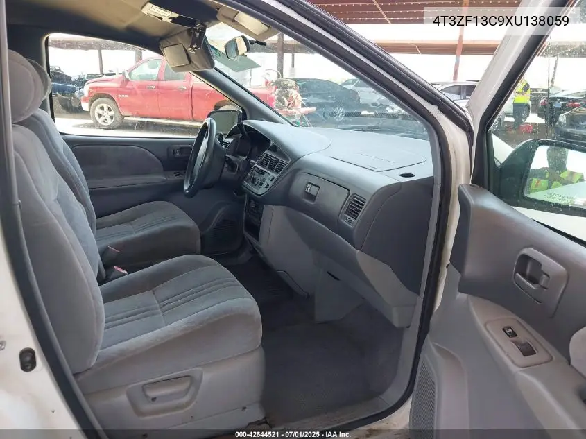 1999 Toyota Sienna Le VIN: 4T3ZF13C9XU138059 Lot: 42644521