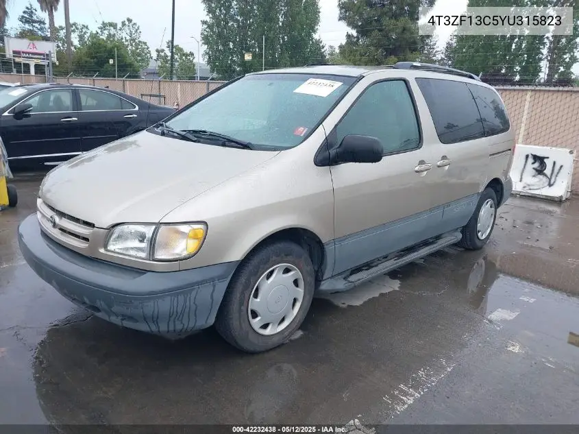 2000 Toyota Sienna Le VIN: 4T3ZF13C5YU315823 Lot: 42232438