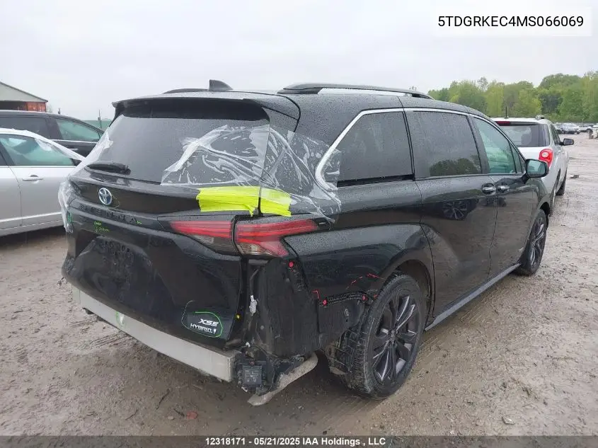 5TDGRKEC4MS066069 2021 Toyota Sienna Xse 7-Passenger
