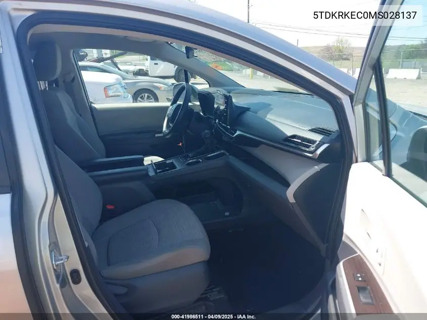 2021 Toyota Sienna Le VIN: 5TDKRKEC0MS028137 Lot: 41986511