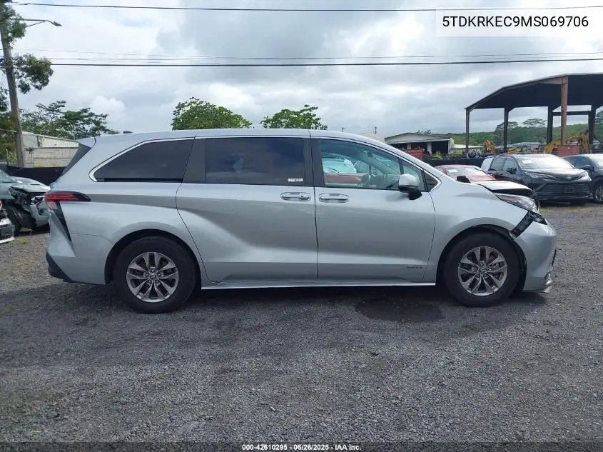 2021 Toyota Sienna Le VIN: 5TDKRKEC9MS069706 Lot: 42610295