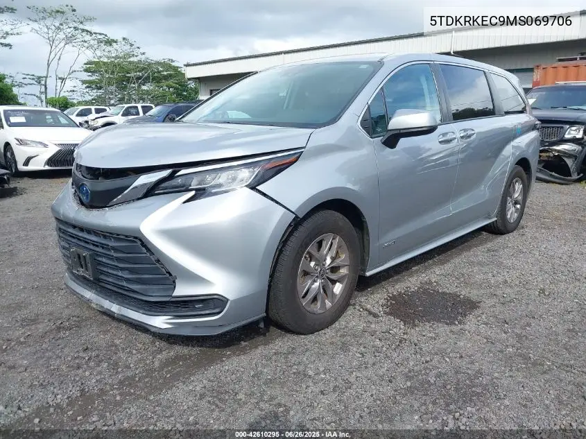 2021 Toyota Sienna Le VIN: 5TDKRKEC9MS069706 Lot: 42610295