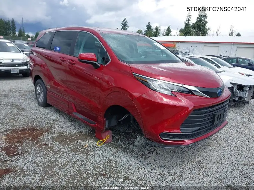 2022 Toyota Sienna Le VIN: 5TDKSKFC7NS042041 Lot: 42544097