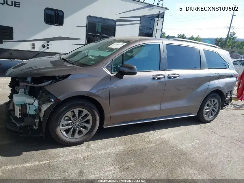 2022 Toyota Sienna Le VIN: 5TDKRKECXNS109602 Lot: 42644253