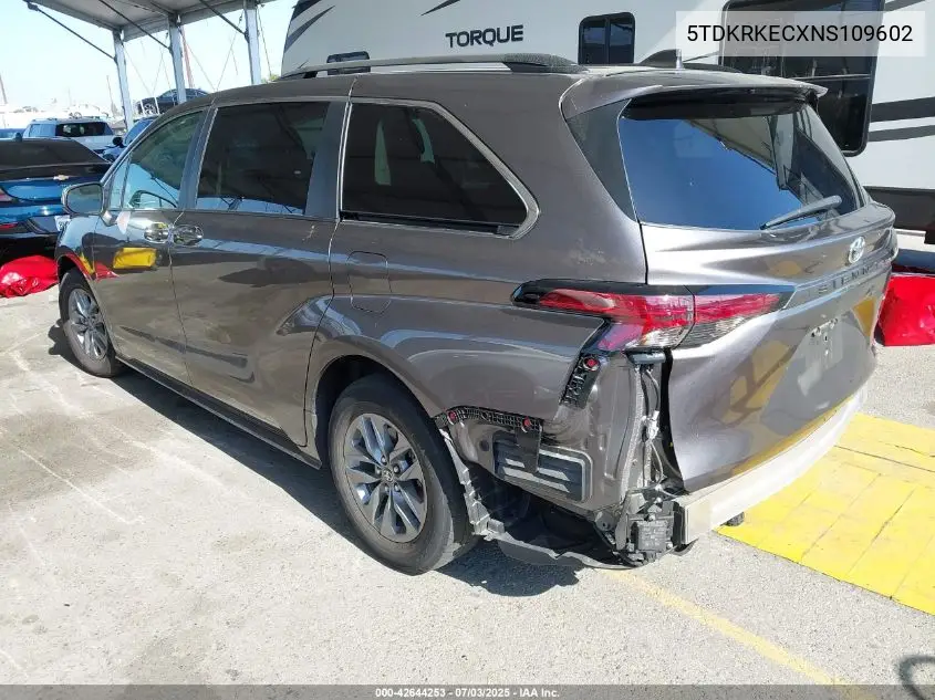 2022 Toyota Sienna Le VIN: 5TDKRKECXNS109602 Lot: 42644253