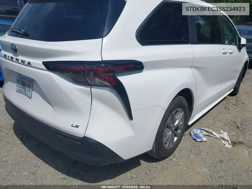 2025 Toyota Sienna Le VIN: 5TDKRKEC3SS234923 Lot: 42651377