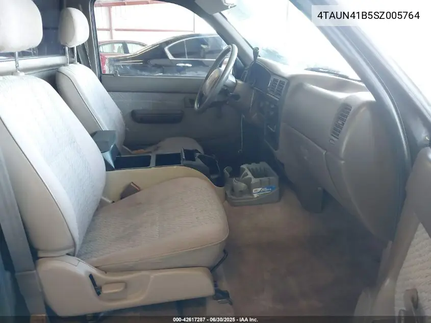1995 Toyota Tacoma VIN: 4TAUN41B5SZ005764 Lot: 42617287