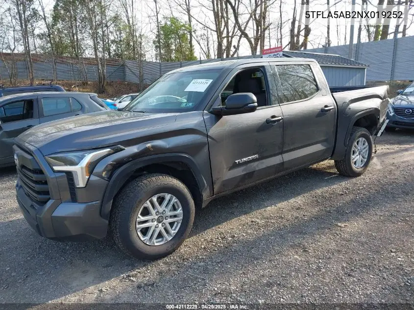 2022 Toyota Tundra Sr5 VIN: 5TFLA5AB2NX019252 Lot: 42112229