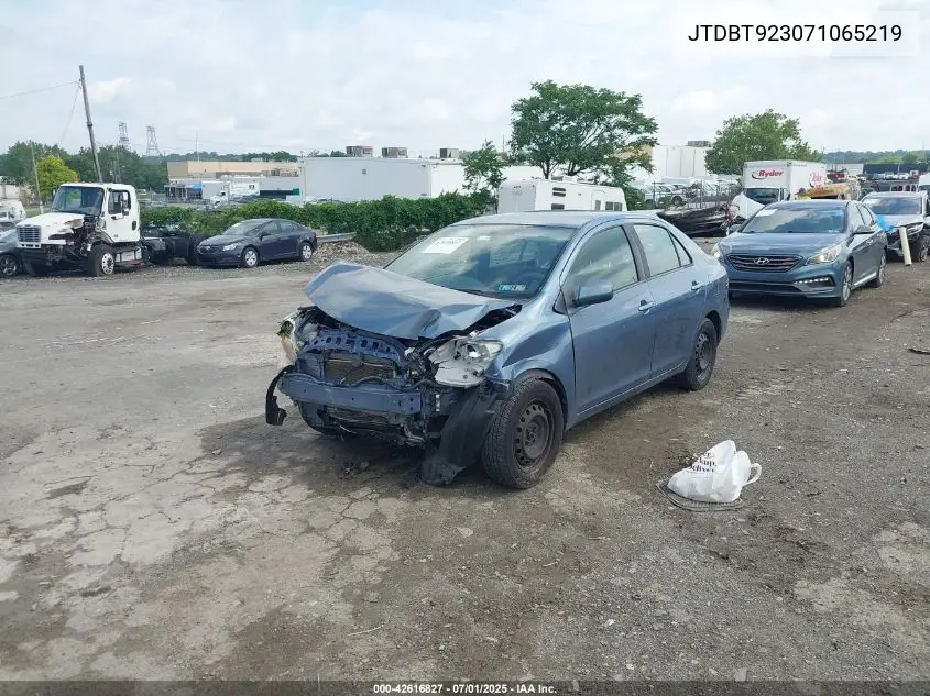2007 Toyota Yaris VIN: JTDBT923071065219 Lot: 42616827
