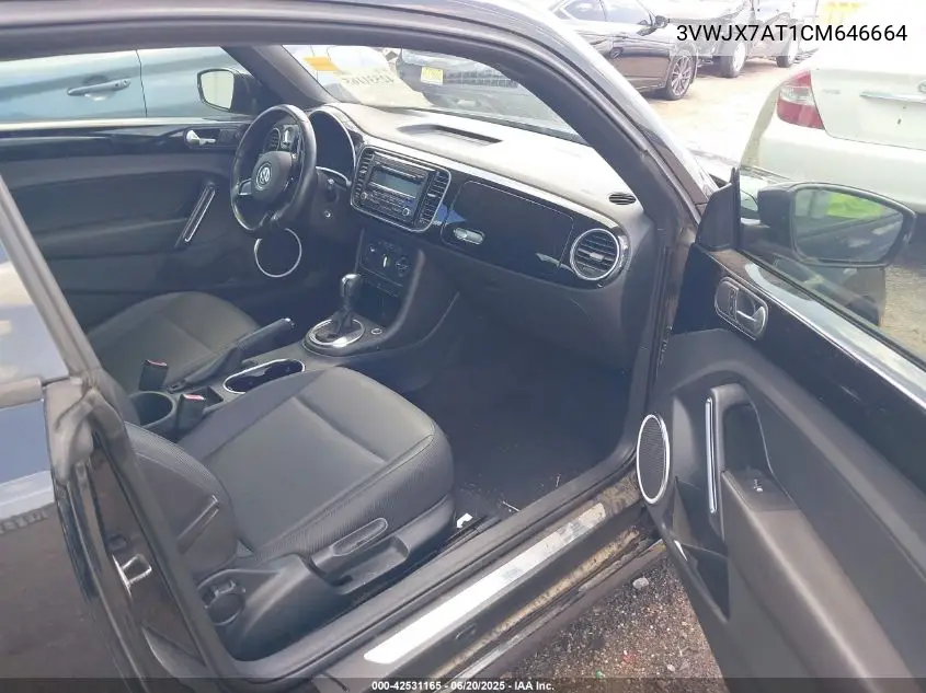 2012 Volkswagen Beetle 2.5L VIN: 3VWJX7AT1CM646664 Lot: 42531165